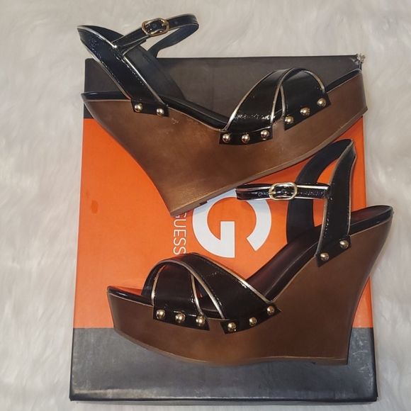 Shoes - Picture 4 of 5